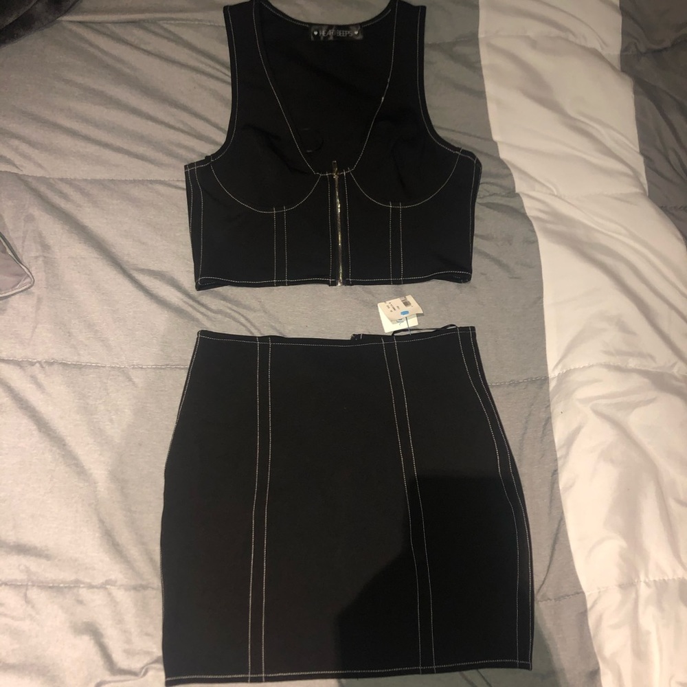 Crop top and skirt  {Set}